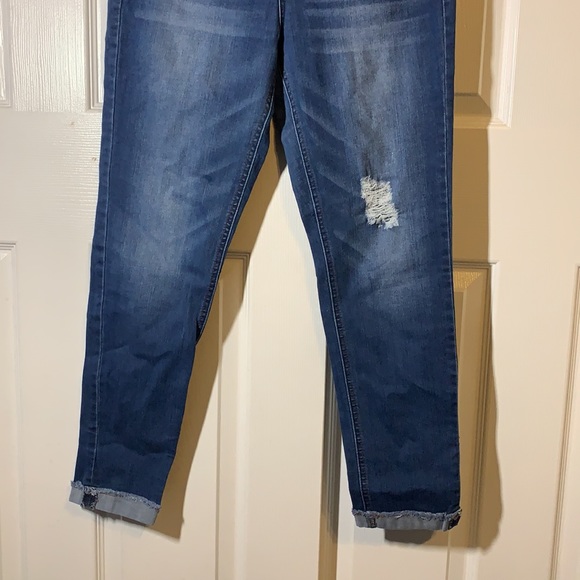 Kensie - Picture 3 of 8